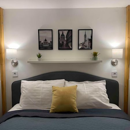 R172 Elitehost Raday Studio Apartment Budapest Luaran gambar