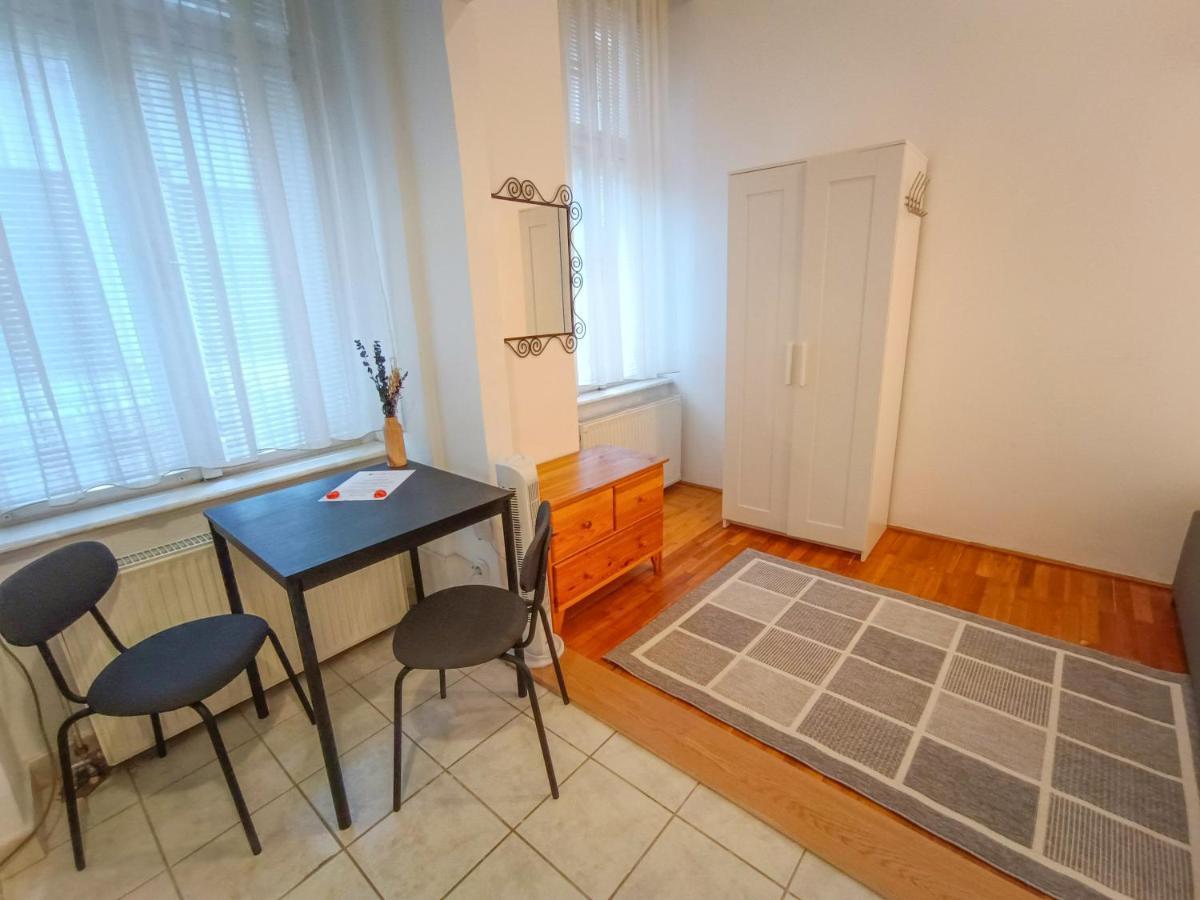 R172 Elitehost Raday Studio Apartment Budapest Luaran gambar
