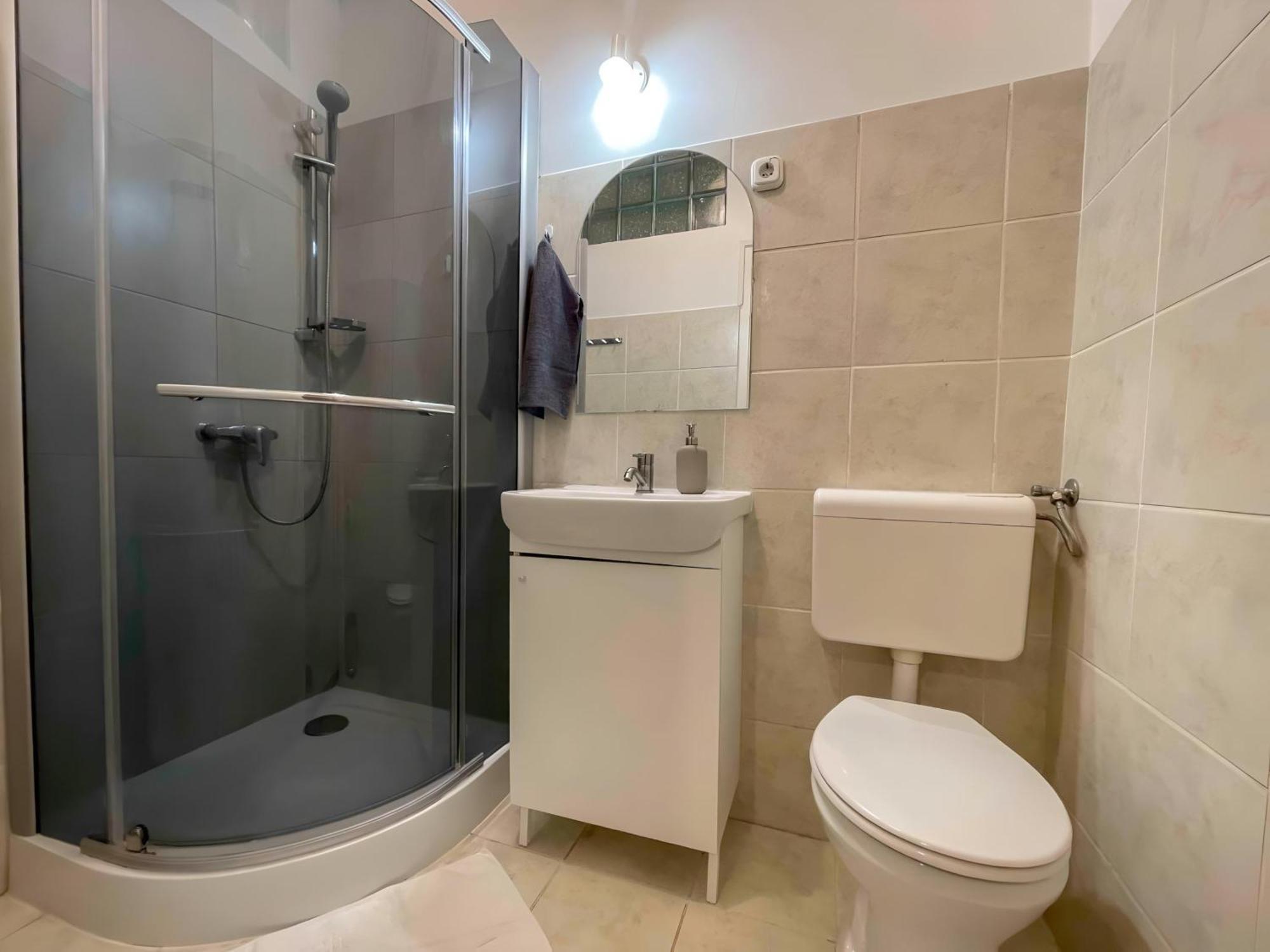 R172 Elitehost Raday Studio Apartment Budapest Luaran gambar